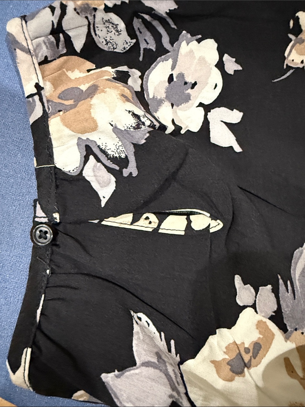 Old Navy NWT Black Floral Dress with Cream and Gray Blooms XL 100% Rayon - Picture 9 of 10